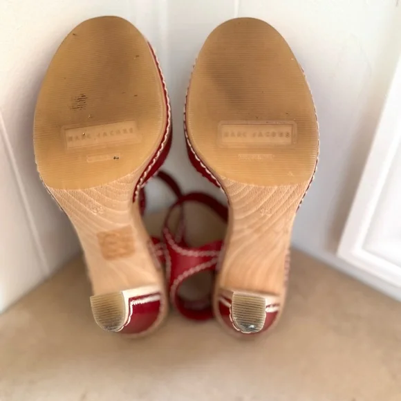Gorgeous MARC JACOBS Sangria Wood Heeled Buckle Sandals 38 8 Platform Italy $690 - Picture 10 of 14